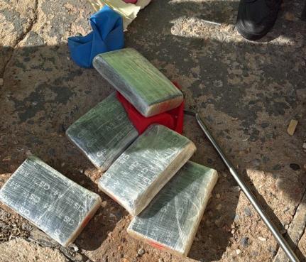 Morador do CPA é preso ao receber encomenda de maconha