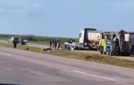 Sem cinto de segurança.