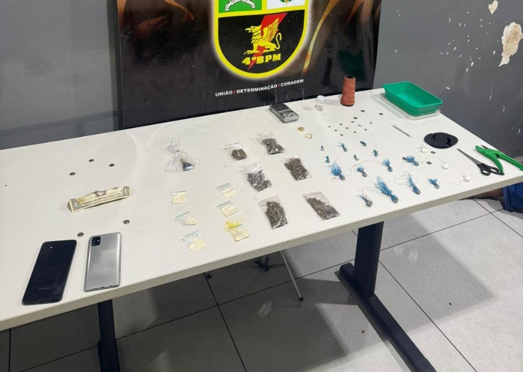 As drogas foram encontradas na residência.