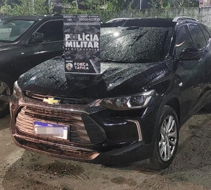 O automóvel foi roubado na quarta-feira (1).