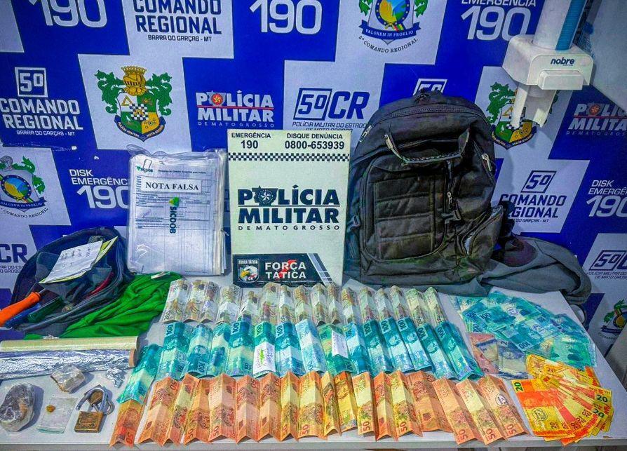 Suspeito foi preso em local.