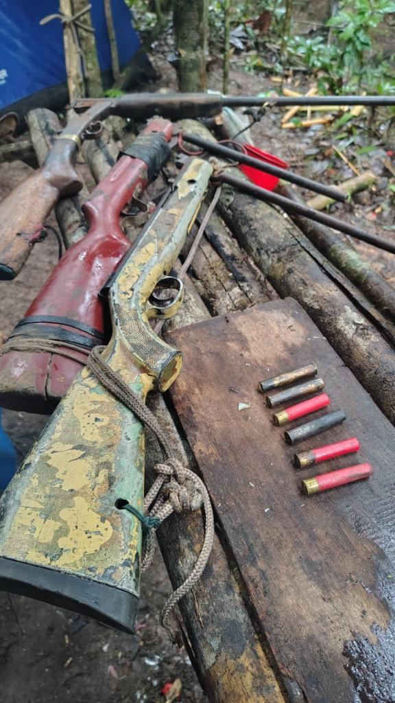 Força Tática impede invasão de terra para garimpo ilegal e apreende armas de fogo.