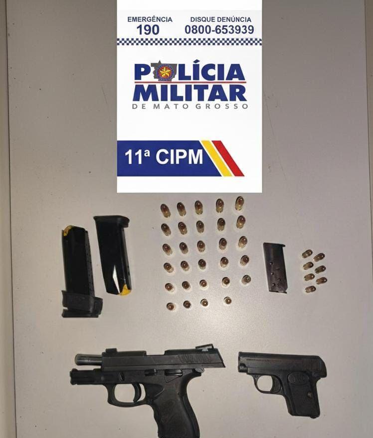 Homem é preso com duas pistolas e munições pela Polícia Militar.