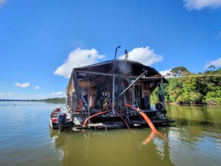 Homem mergulha, é atingido por pedras e morre em rio de MT.