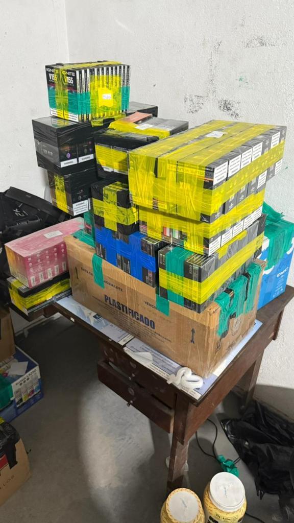 Material foi encontrado com o suspeito e em uma loja.