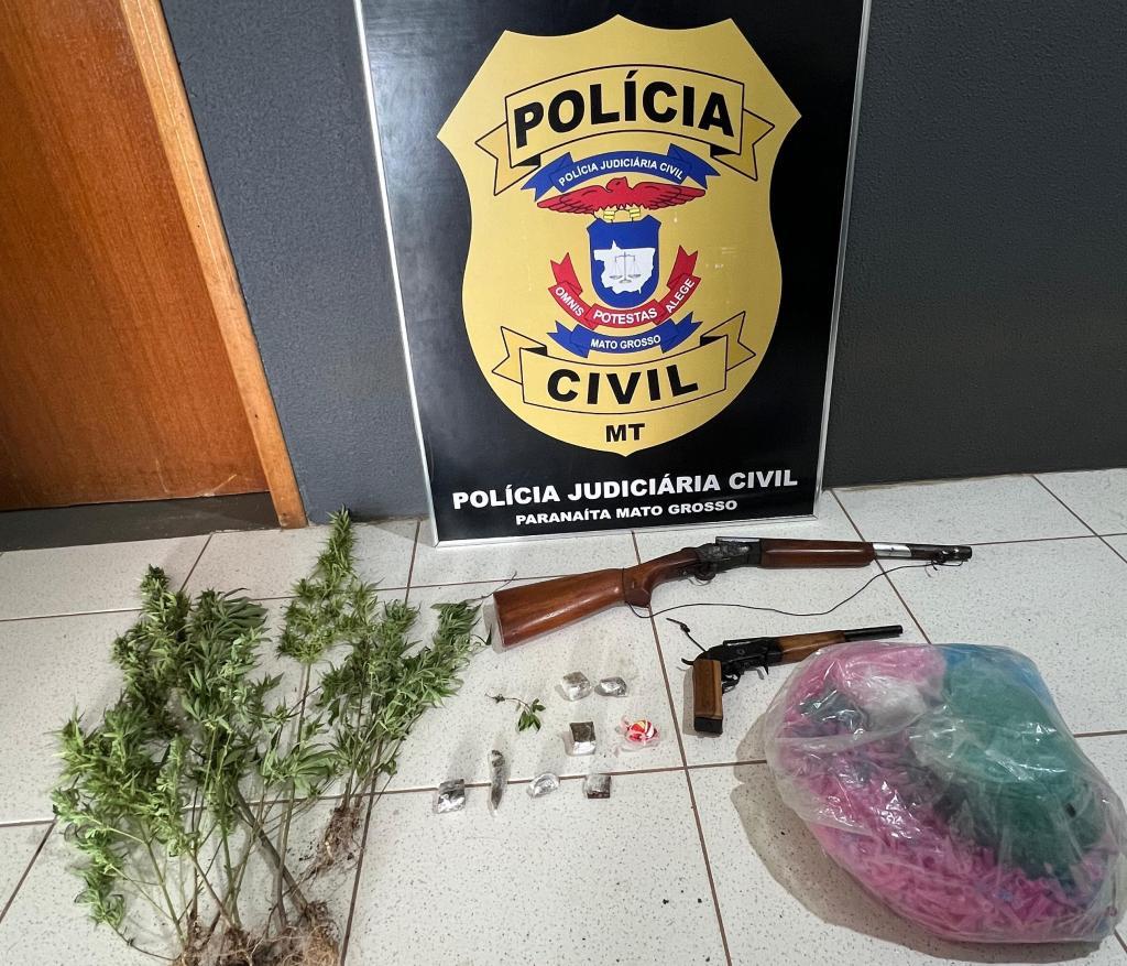 Polícia Civil apreende drogas, armas e milhares de microtubos em sítio.