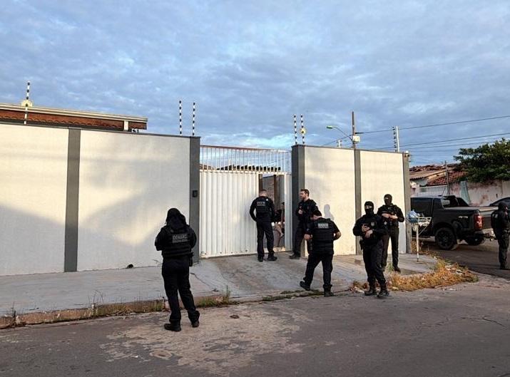 Polícia Civil desarticula grupo criminoso envolvido com tráfico interestadual e lavagem de dinheiro.