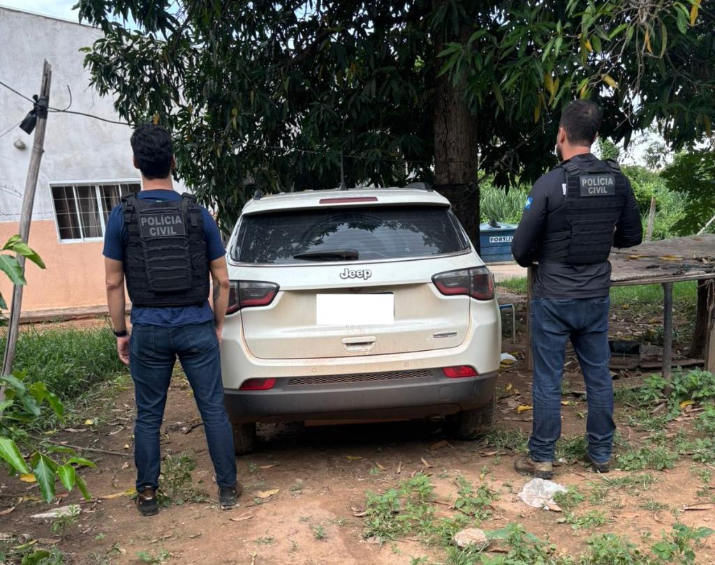 Suspeitos compraram um veículo de luxo no dia do crime e pagaram com o valor da venda do ouro subtraído da vítima.