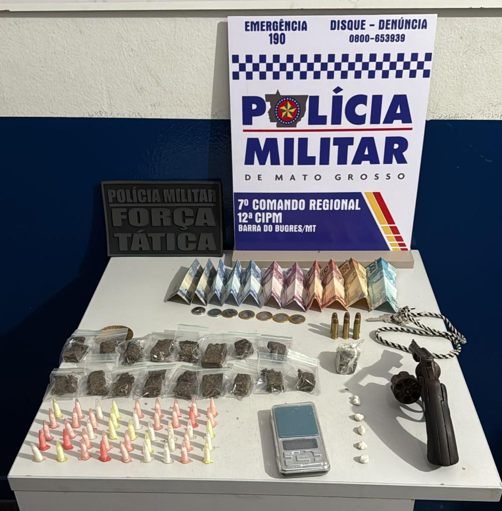 Um terceiro suspeito envolvido no crime foi localizado e morreu após confrontar as equipes policiais.