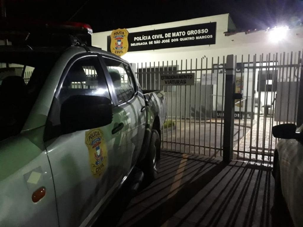 Ação das Polícias Civil e Militar prende dois investigados por tráfico de drogas em São José dos Quatro Marcos.