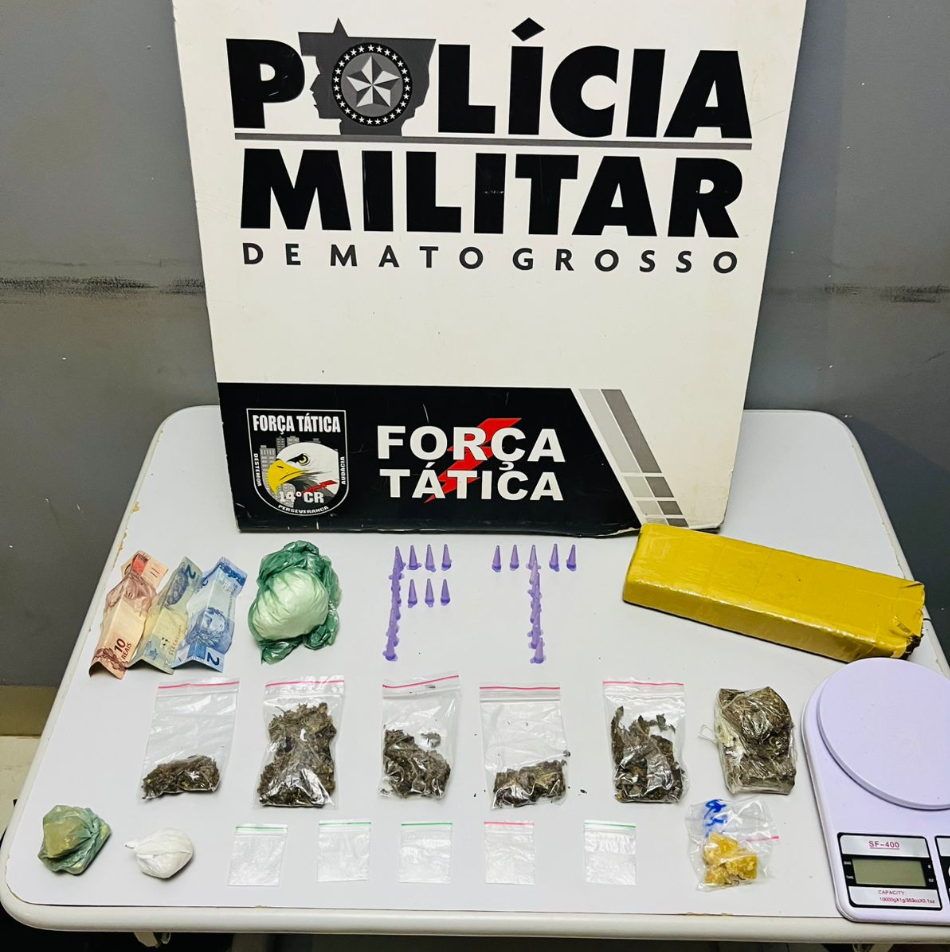 Dois homens são presos pela Força Tática por tráfico de drogas.
