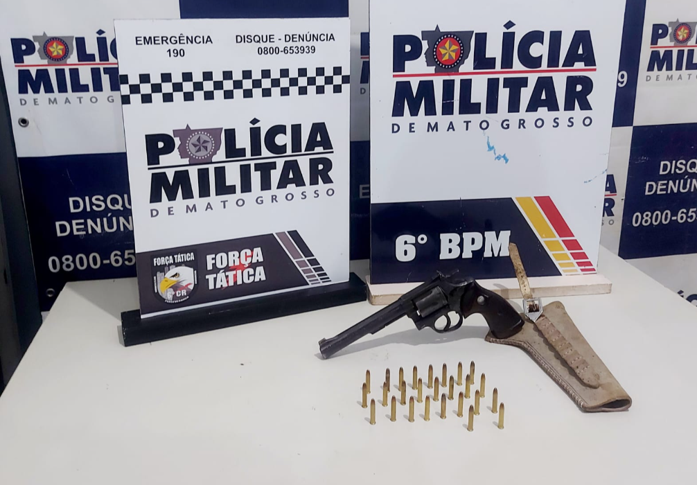 Força Tática apreende arma de fogo, munições e prende homem por porte ilegal.