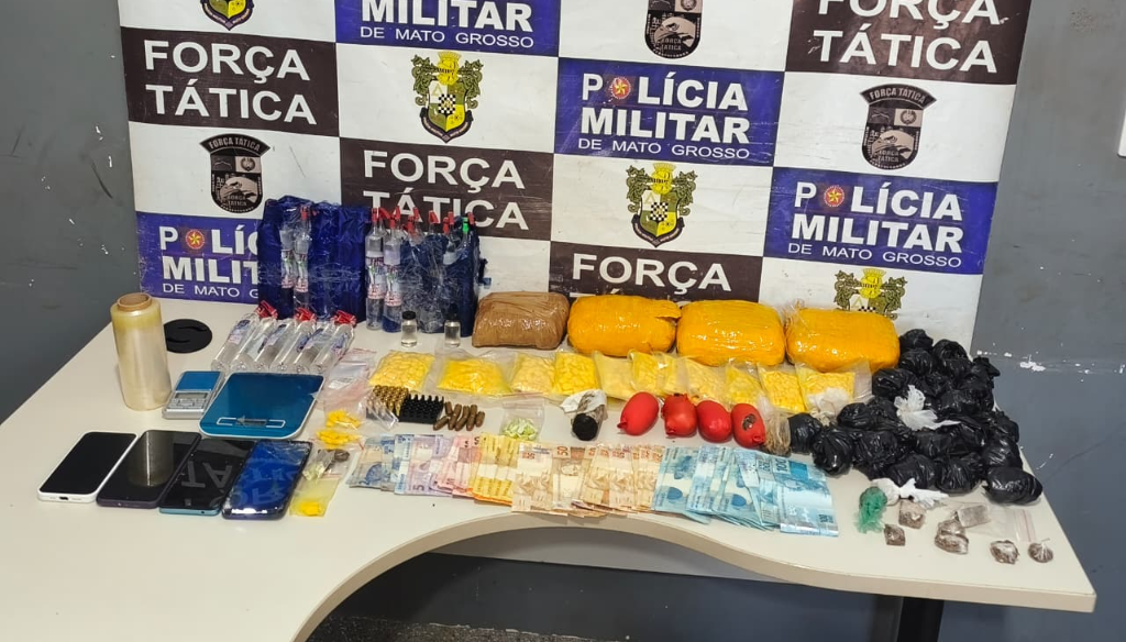 Força Tática prende dupla por tráfico, apreende entorpecentes e munições.