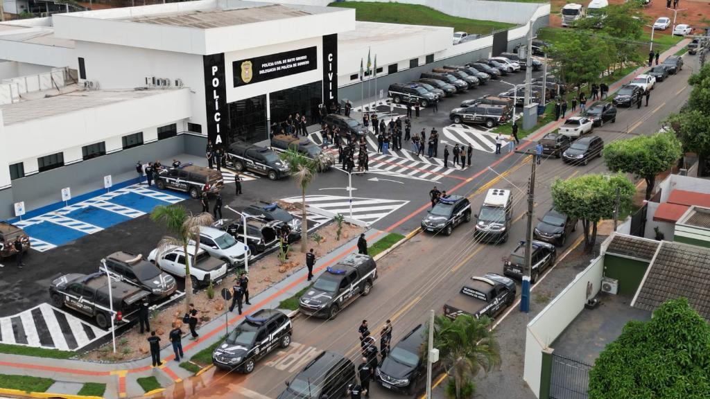 Maior operação da Polícia Civil contra facções criminosas em Sorriso resulta em 77 condenações.