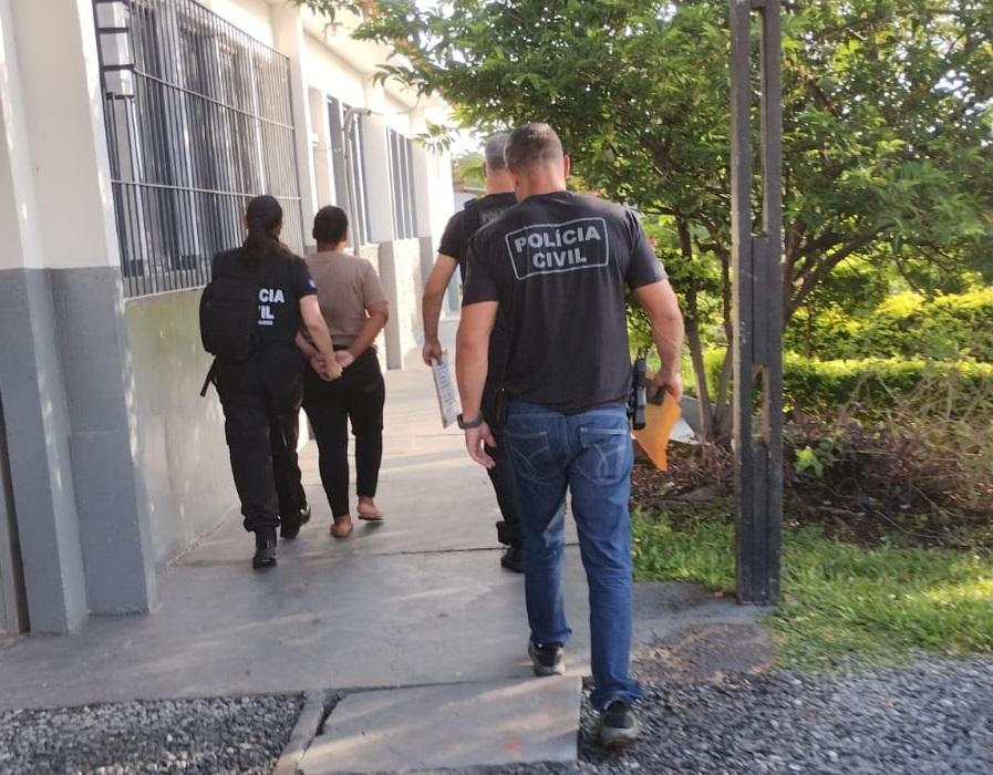 Polícia Civil desarticula grupo de mulheres que aplicavam golpes de dentro de salão de beleza.