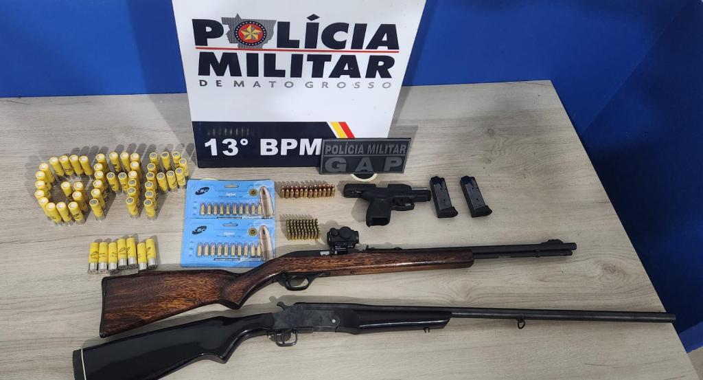 PM prende dois homens por porte ilegal de arma de fogo e apreende 154 munições.
