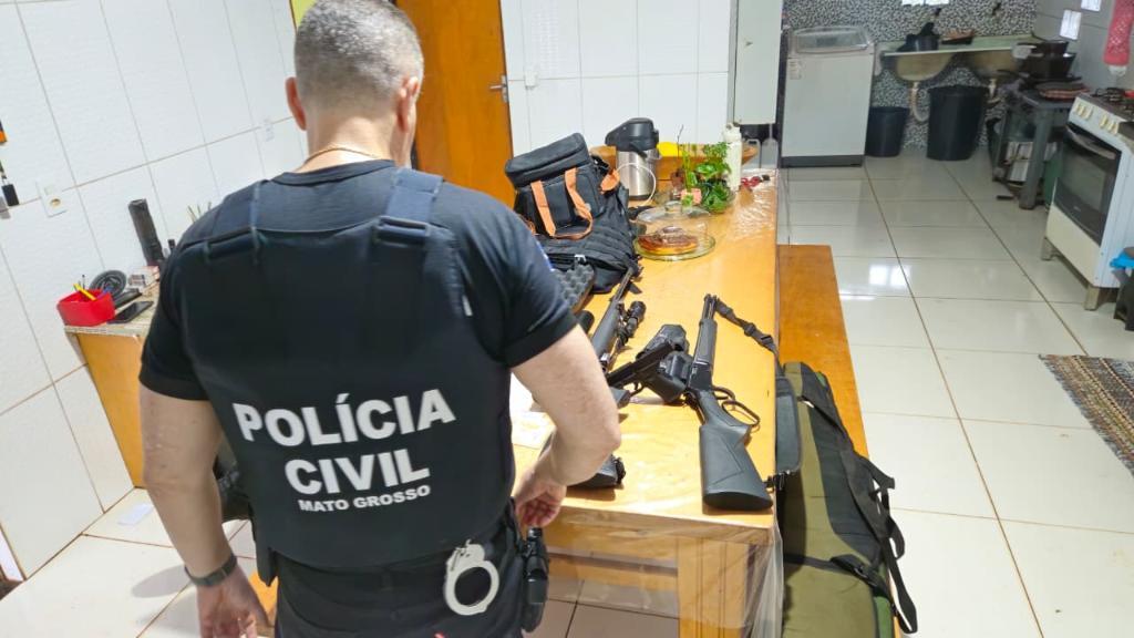 Polícia Civil apreende 20 armas de fogo durante ação.