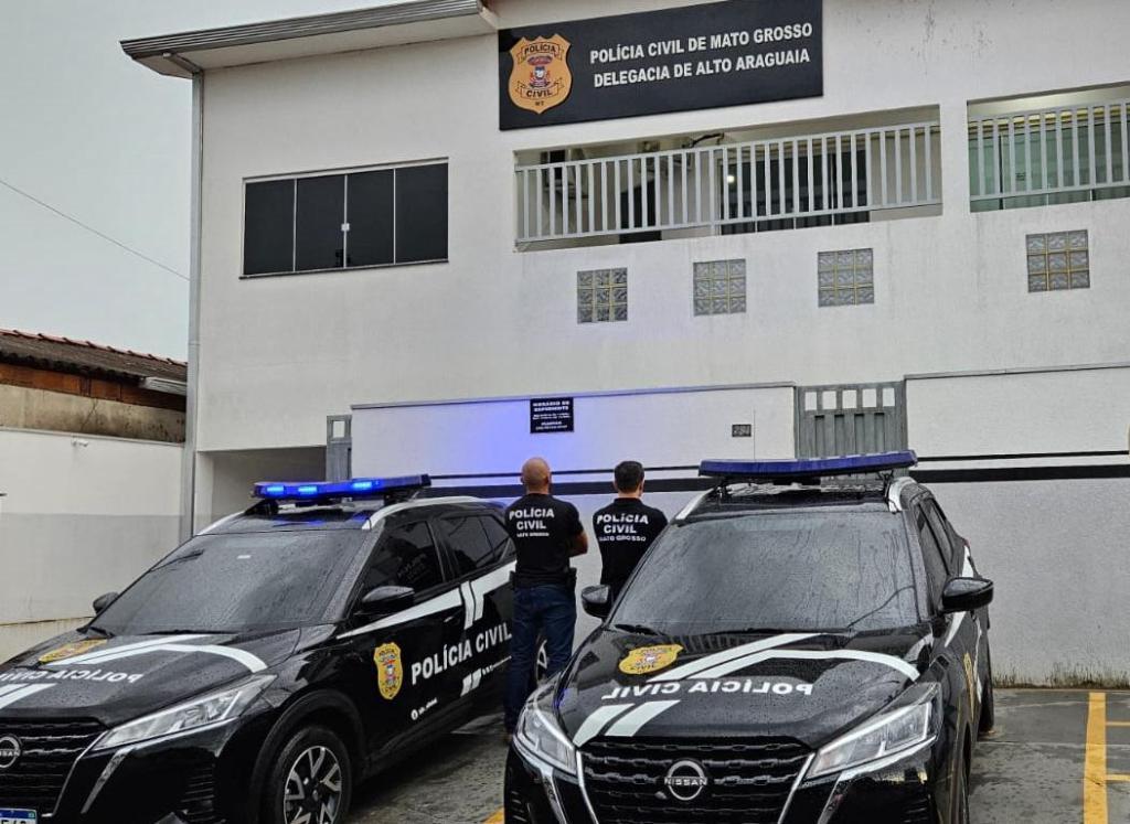 Polícia Civil prende homem que usava perfis falsos para abusar e chantagear menores na internet.