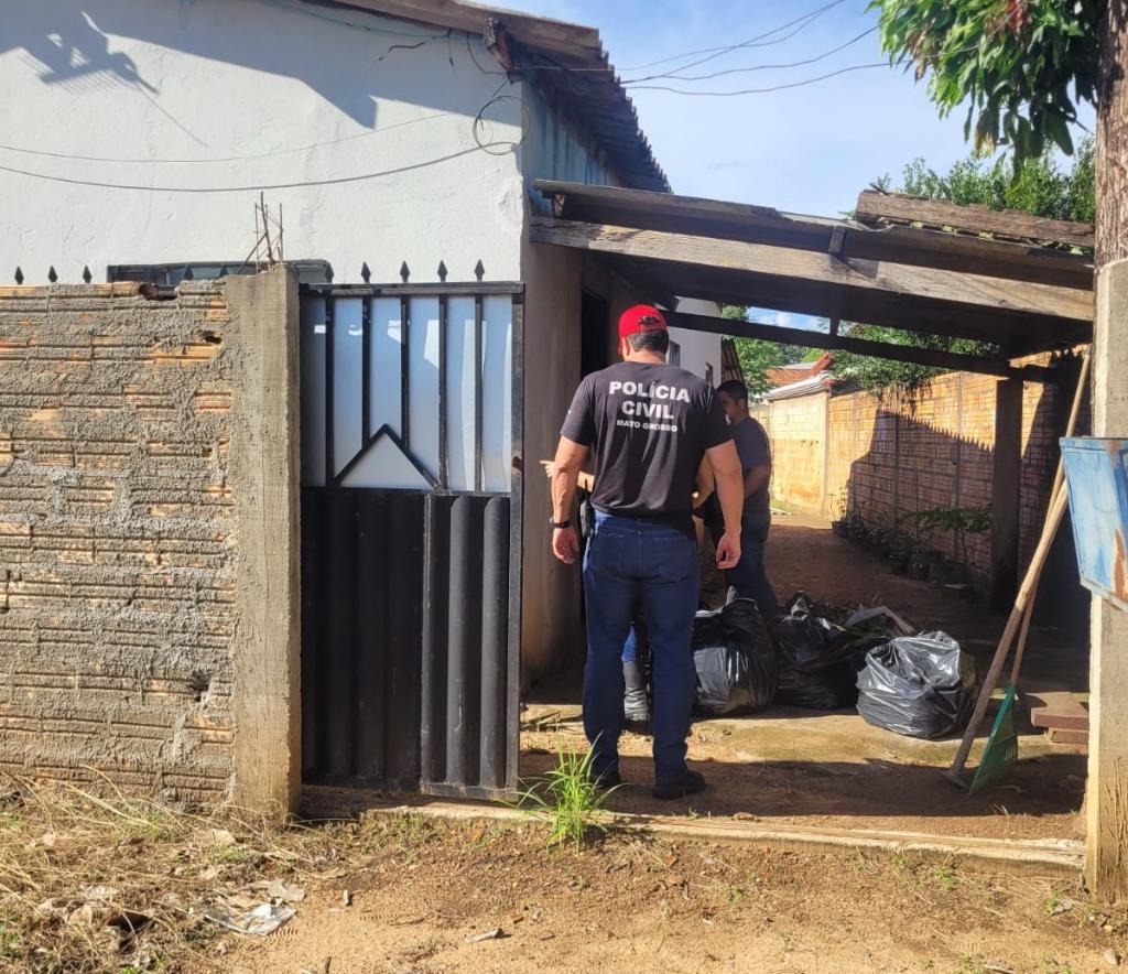 Polícia Civil prende tesoureira de facção criminosa durante cumprimento de mandado.