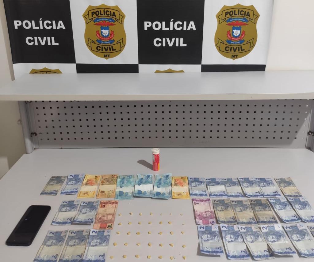 Polícia Civil prende traficante em flagrante durante cumprimento de mandado.