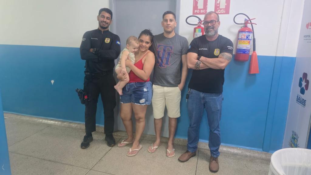 Polícia Civil presta socorro e auxilia no salvamento de bebê engasgado.