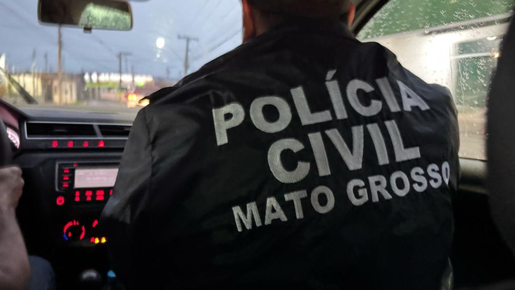 Polícia Civil recupera veículo furtado e prende suspeito.