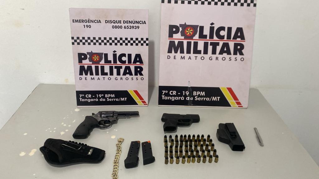 Polícia Militar prende homem por porte ilegal de arma de fogo e apreende 51 munições.