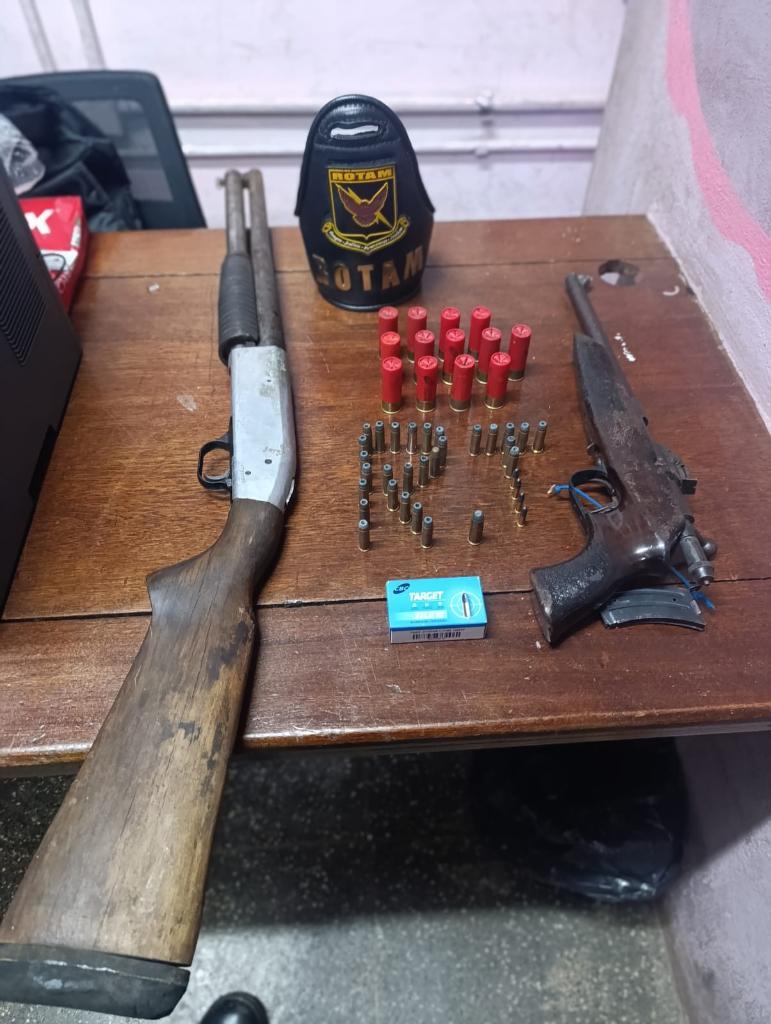 Rotam prende homem em flagrante após agredir namorada e seus pais.