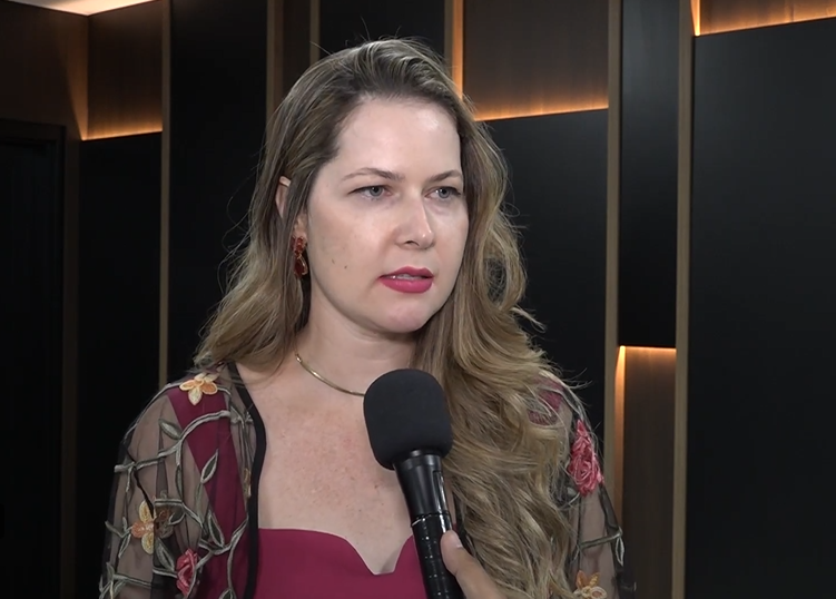 “A família é a primeira ponta de apoio para mulheres que sofrem violência doméstica”, afirma delegada.