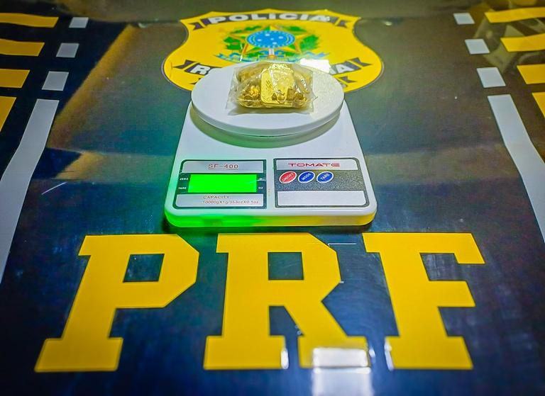 Ação integrada da PRF e Polícia Civil apreende ouro avaliado em R$ 500 mil na BR-163.