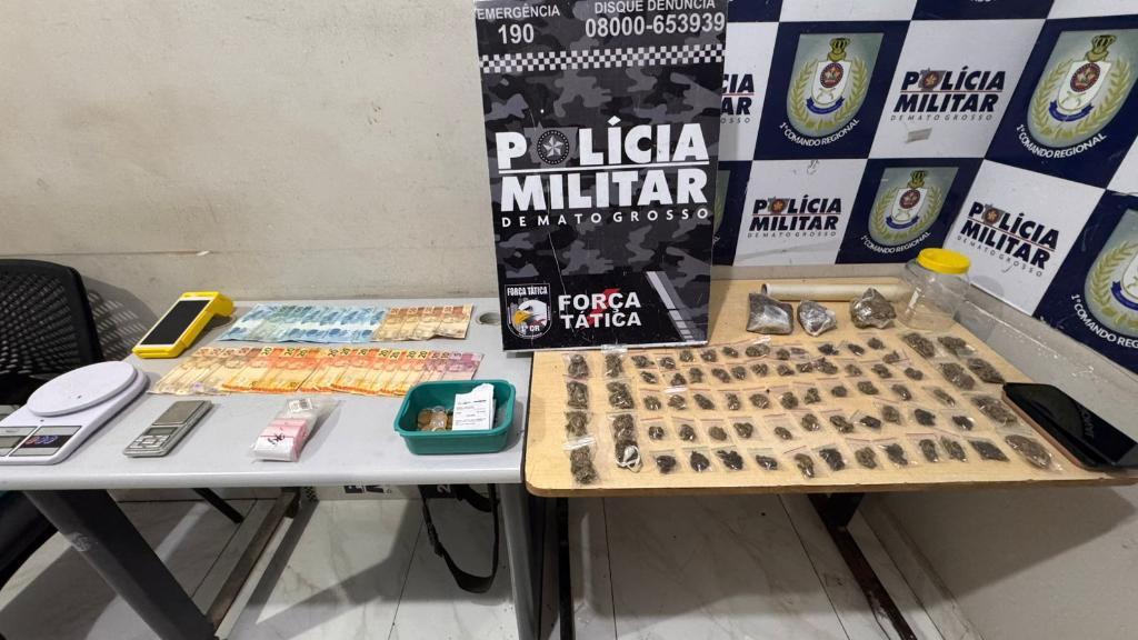 Força Tática prende três pessoas por tráfico de drogas, apreende entorpecentes e R$1,3 mil em dinheiro.