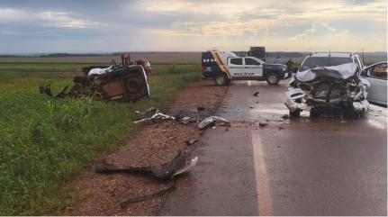 Motorista morre em batida entre Strada e S10.