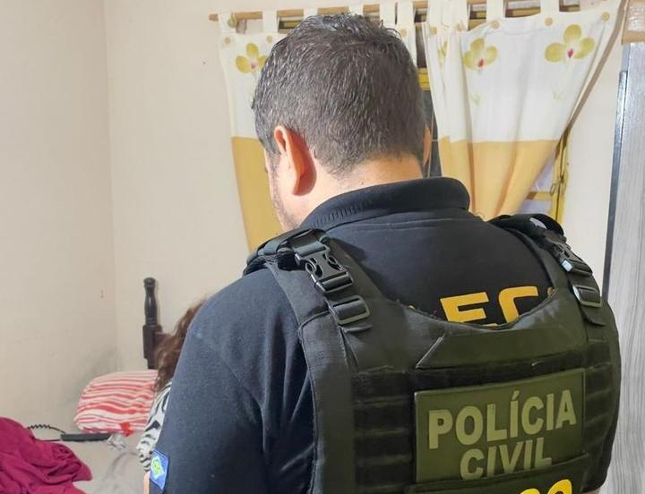 Operação mira facção criminosa suspeita de extorquir comerciantes.