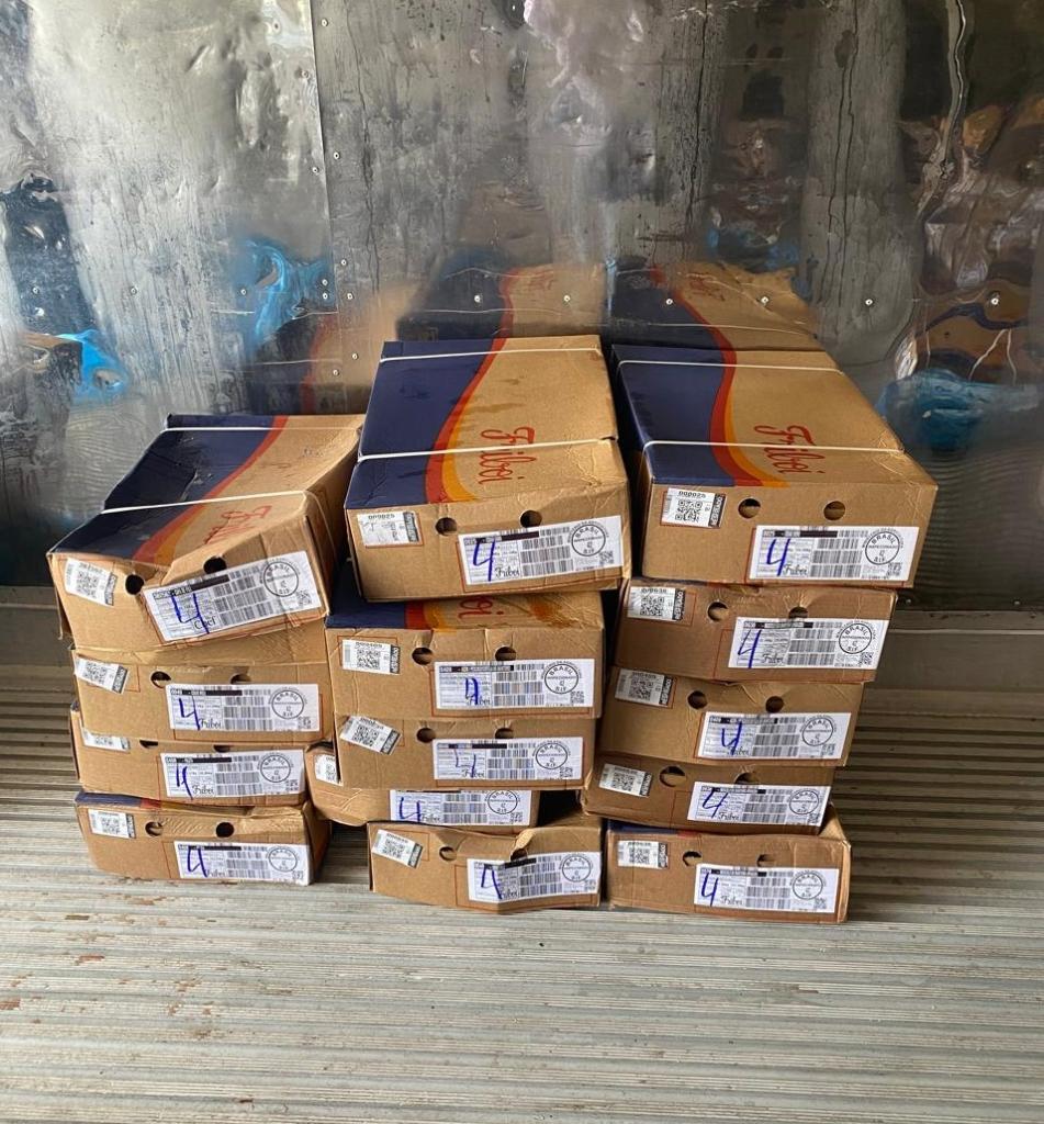 Polícia Civil prende 5 homens por furto de peças de carnes nobres de supermercado.