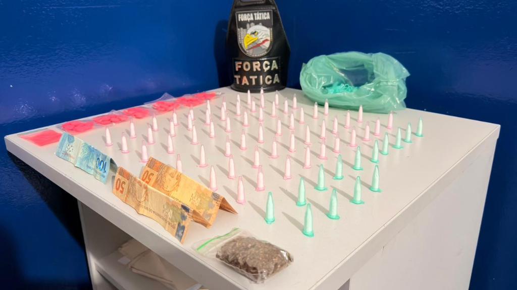 Força Tática apreende faccionado com 134 porções de drogas em Barra do Bugres.