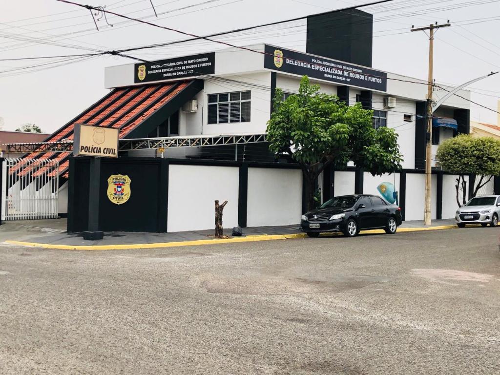 Polícia Civil cumpre 10 ordens judiciais contra suspeitos de extorsão por meio digital.