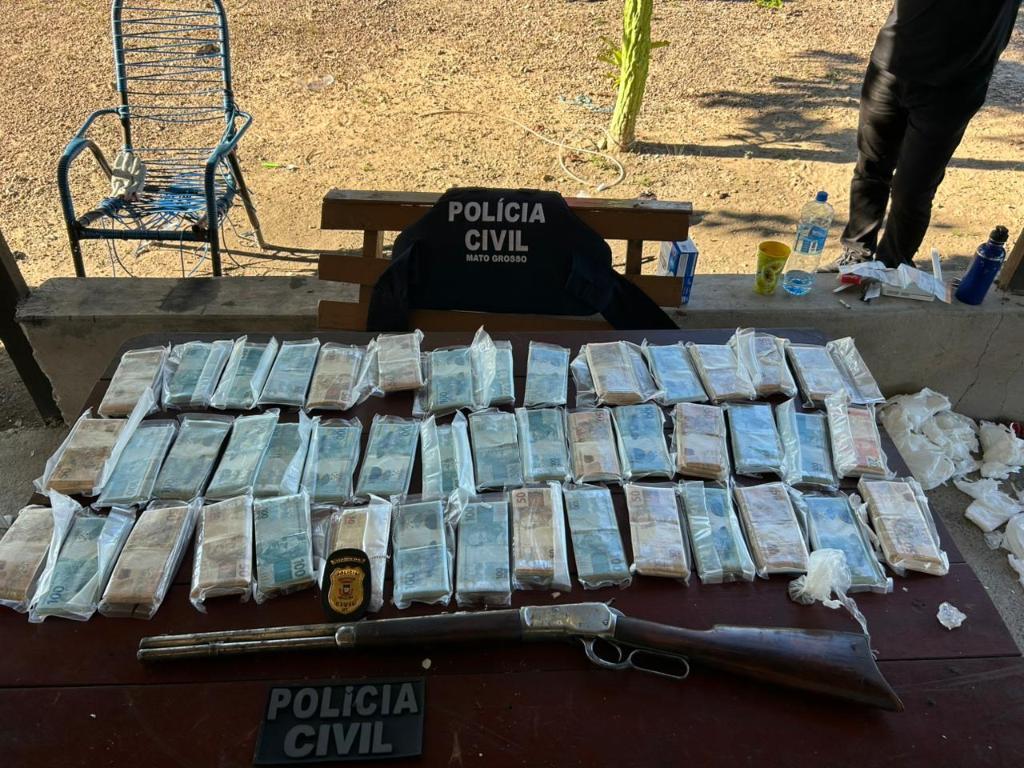 Polícia Civil cumpre 20 mandados contra membros de facção criminosa em Tangará da Serra.