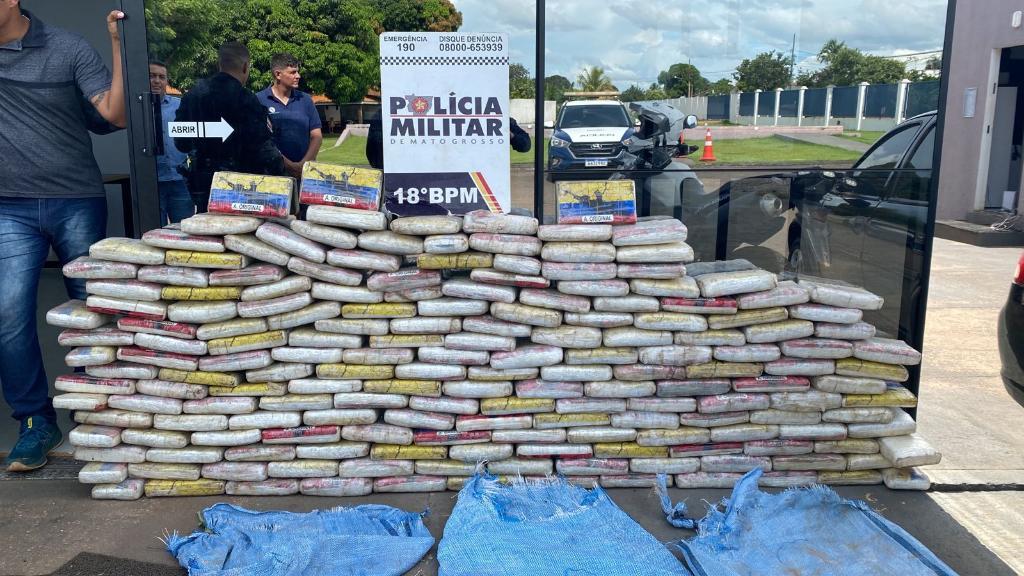 Polícia Militar apreende 229 quilos de maconha e supermaconha em Pontes e Lacerda.