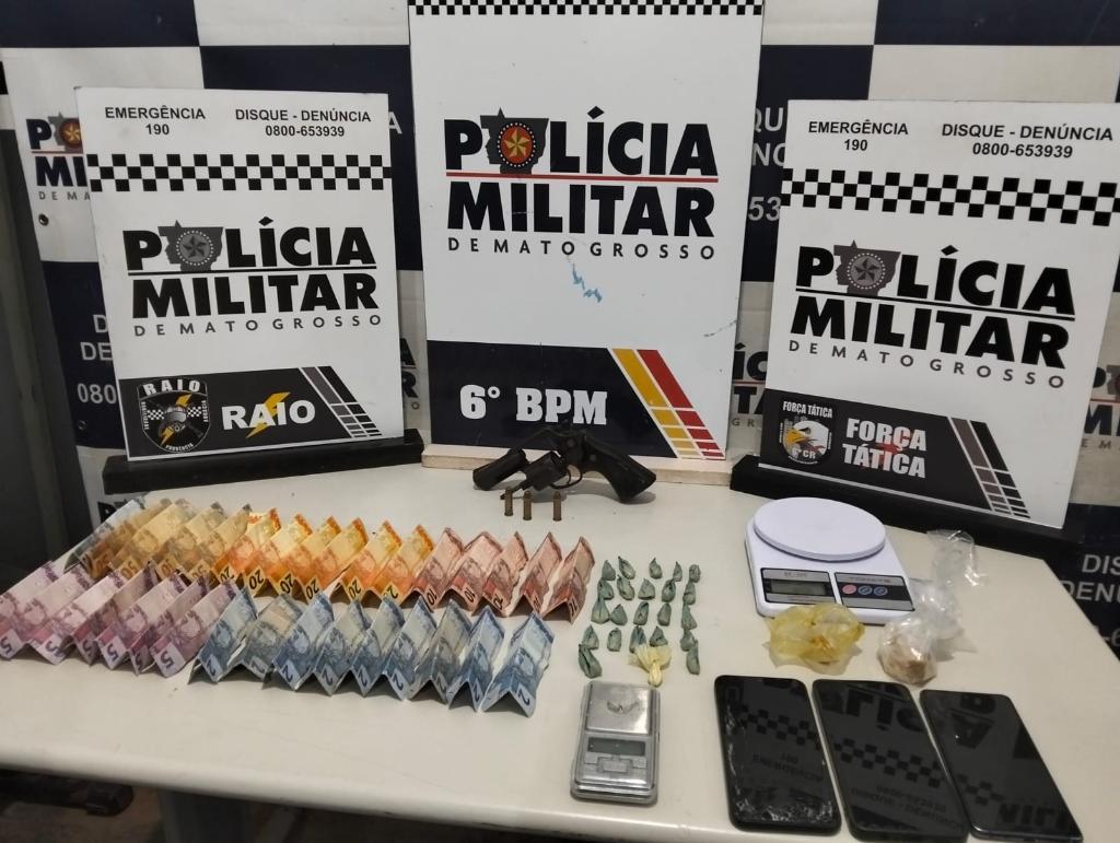 Polícia Militar detém três faccionados com revólver e pasta base de cocaína em Cáceres.