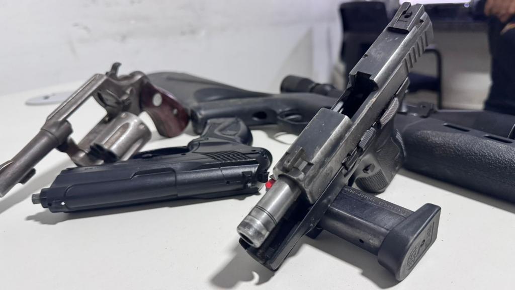 Polícia Militar localiza três suspeitos de sequestrarem empresário e apreende armas de fogo.