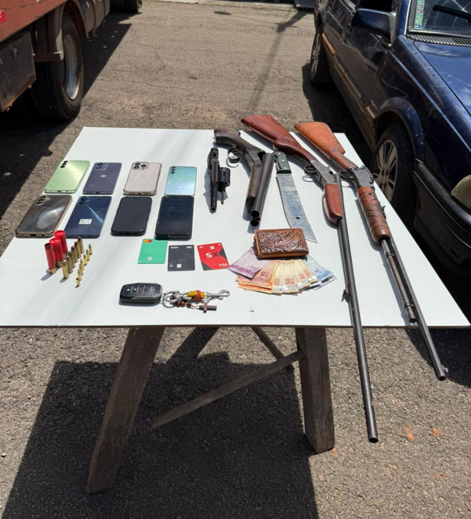 Polícia Militar prende quadrilha suspeita de roubo e sequestro de família.