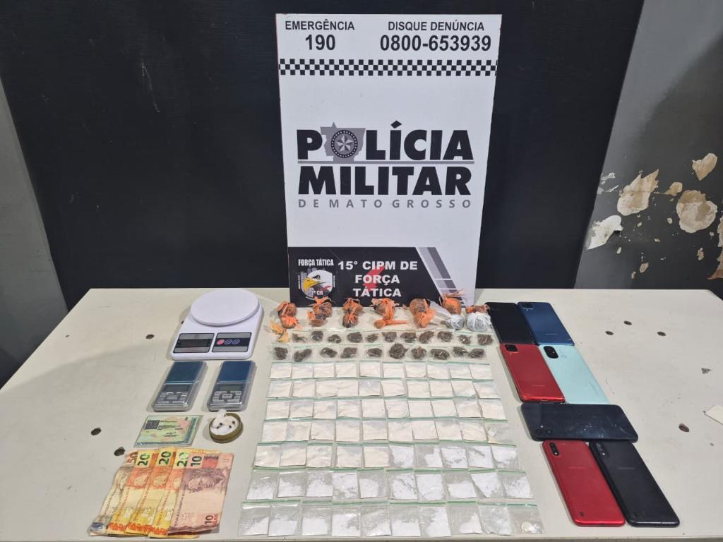 Força Tática prende homem com 106 porções de maconha e cocaína.