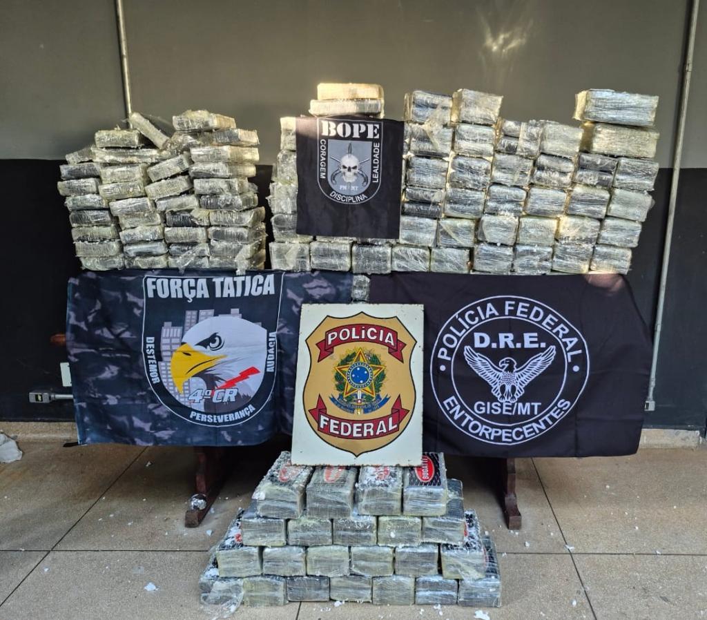 Forças de segurança apreendem 250 quilos de cocaína e causam prejuízo de R$ 15 milhões às facções criminosas.