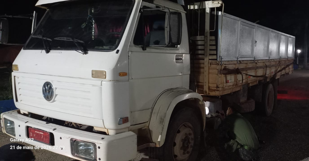 PM prende homem por transporte irregular de mais de 8 mil litros de combustível.