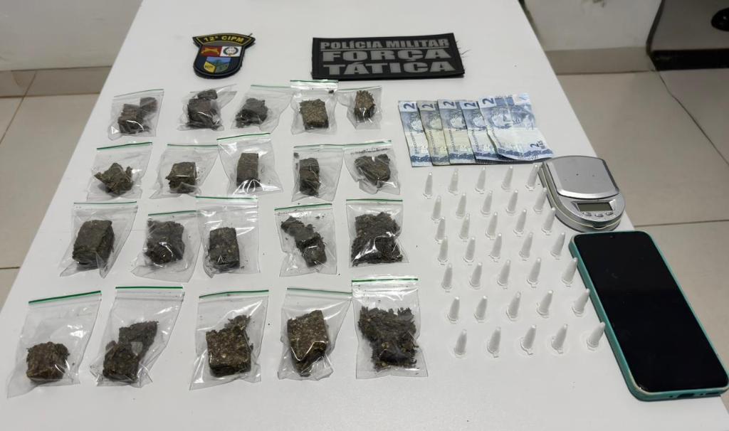 PM prende suspeito por tráfico de drogas e apreende 55 porções de entorpecentes.