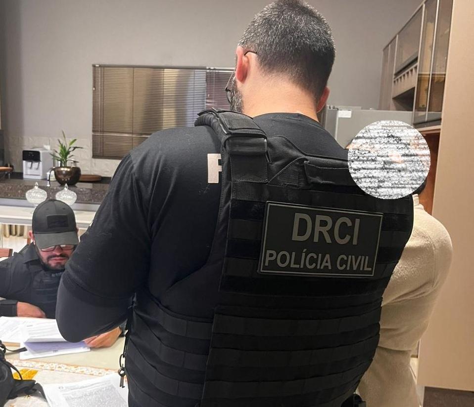 Polícia Civil cumpre mandados contra autores de ataques e difamações a autoridades públicas em rede social.