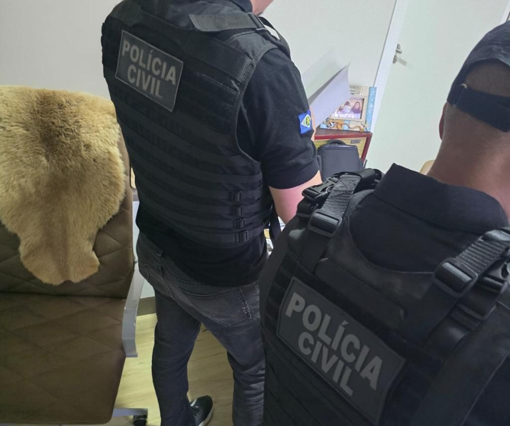 Polícia Civil cumpre mandados em investigação de esquema de corrupção em hospital de Campo Novo do Parecis.