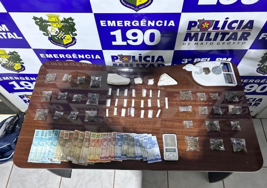 Polícia Militar prende mulher com 48 porções de drogas.