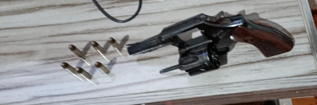 Polícia Militar resgata mulher mantida refém e apreende arma de fogo.