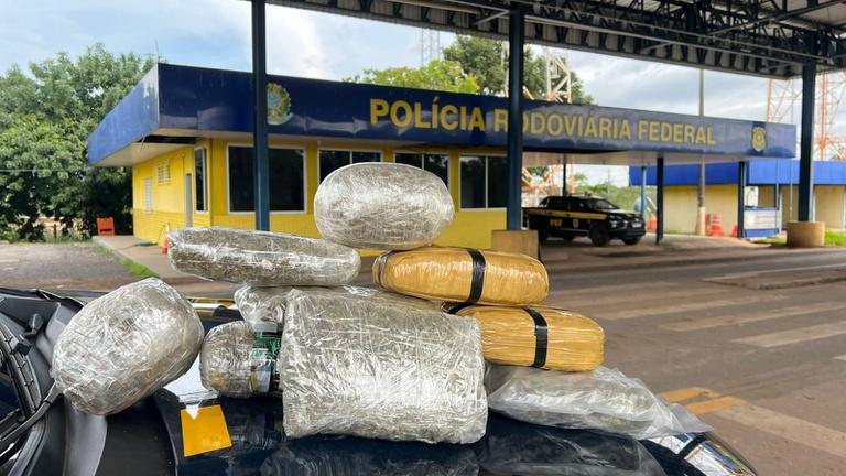 PRF apreende droga na BR-070.